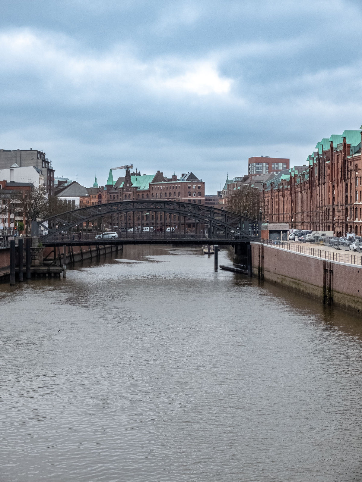 Hamburg Speicherstadt unter bewölktem Himmel – Weekend Guide Hamburg bei Regen