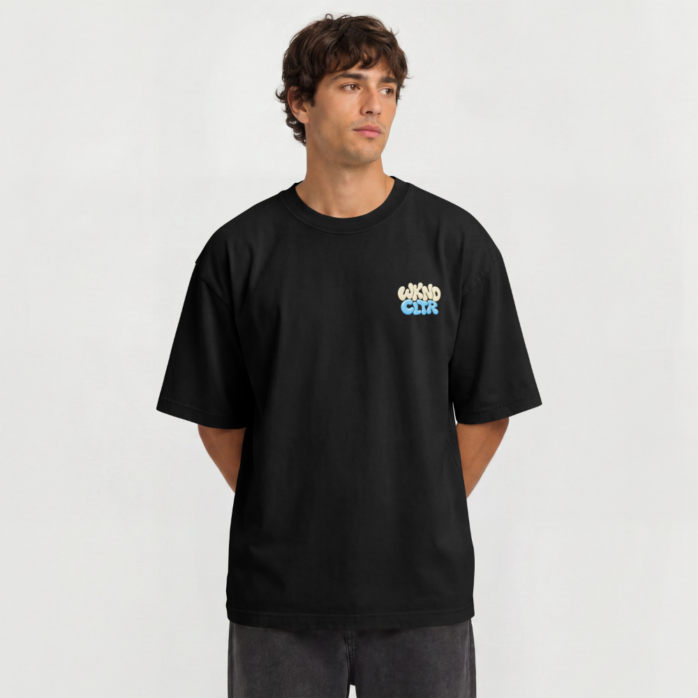 Offline Oversized Shirt – Modelansicht Vorderseite – Schwarz