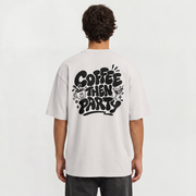 Coffee Party Oversized Shirt – Modelansicht Rückseite – Natural Raw