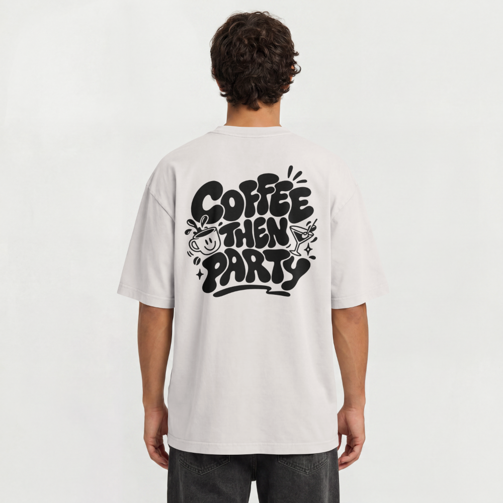 Coffee Party Oversized Shirt – Modelansicht Rückseite – Natural Raw
