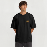 Aperitivo Society Oversized Shirt – Modelansicht Vorderseite – Schwarz