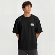 Check Out Oversized Shirt – Modelansicht Vorderseite – Schwarz